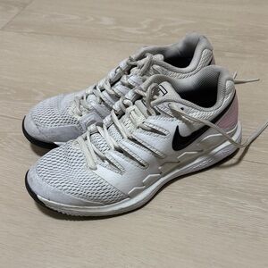 3/$10 Nike Women's White and Light Pink Sneakers